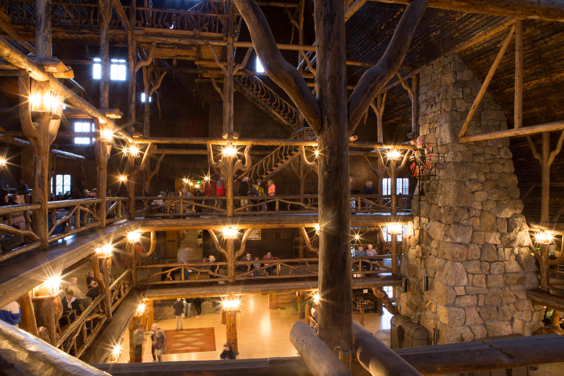 old faithful inn dining room